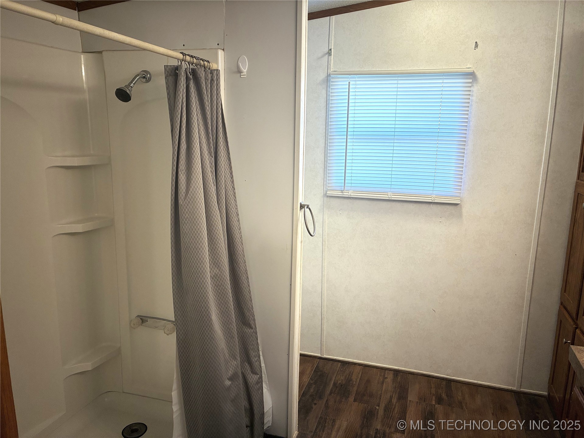 7698 Winding Path Property Photo 10