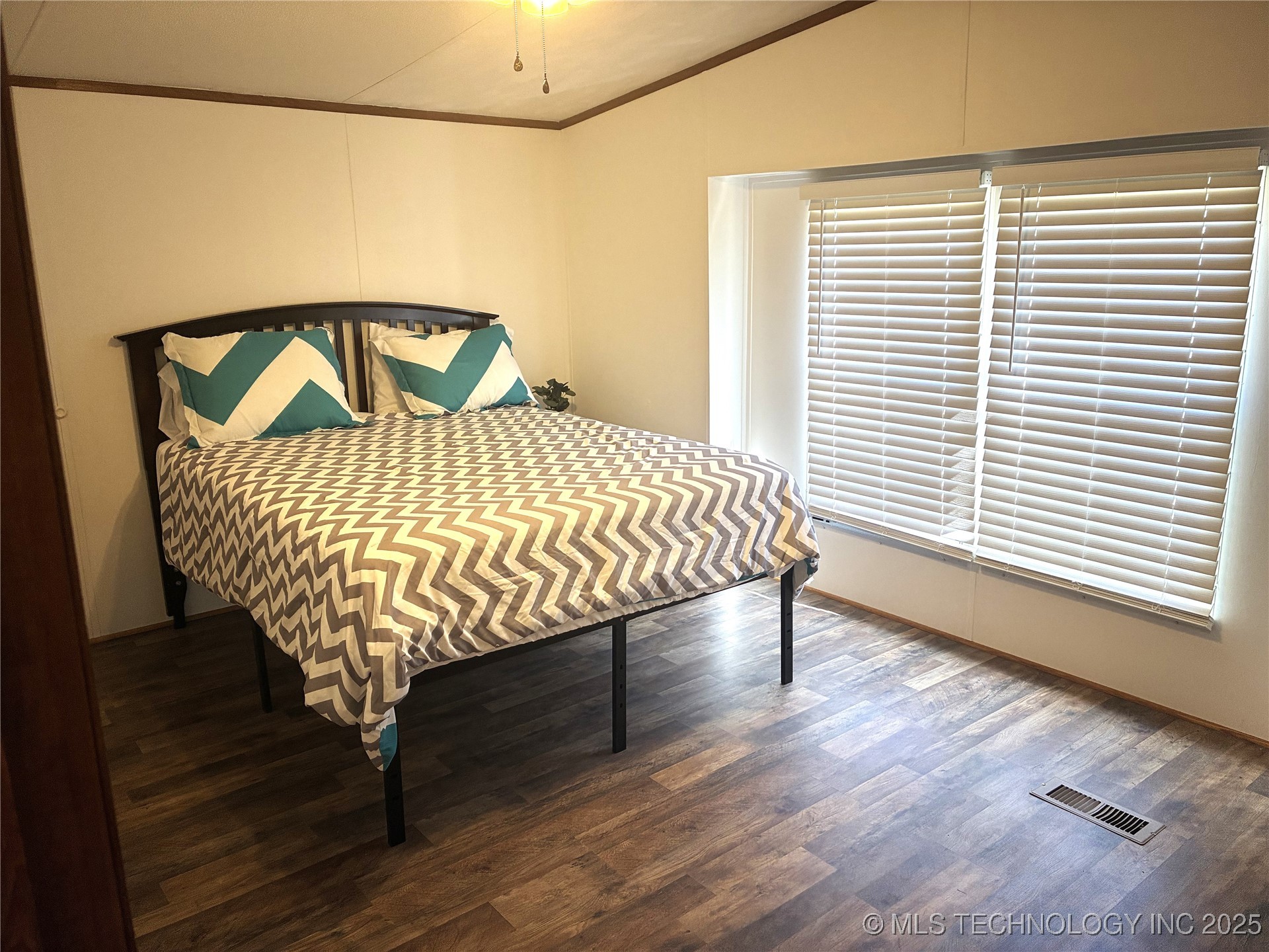 7698 Winding Path Property Photo 11