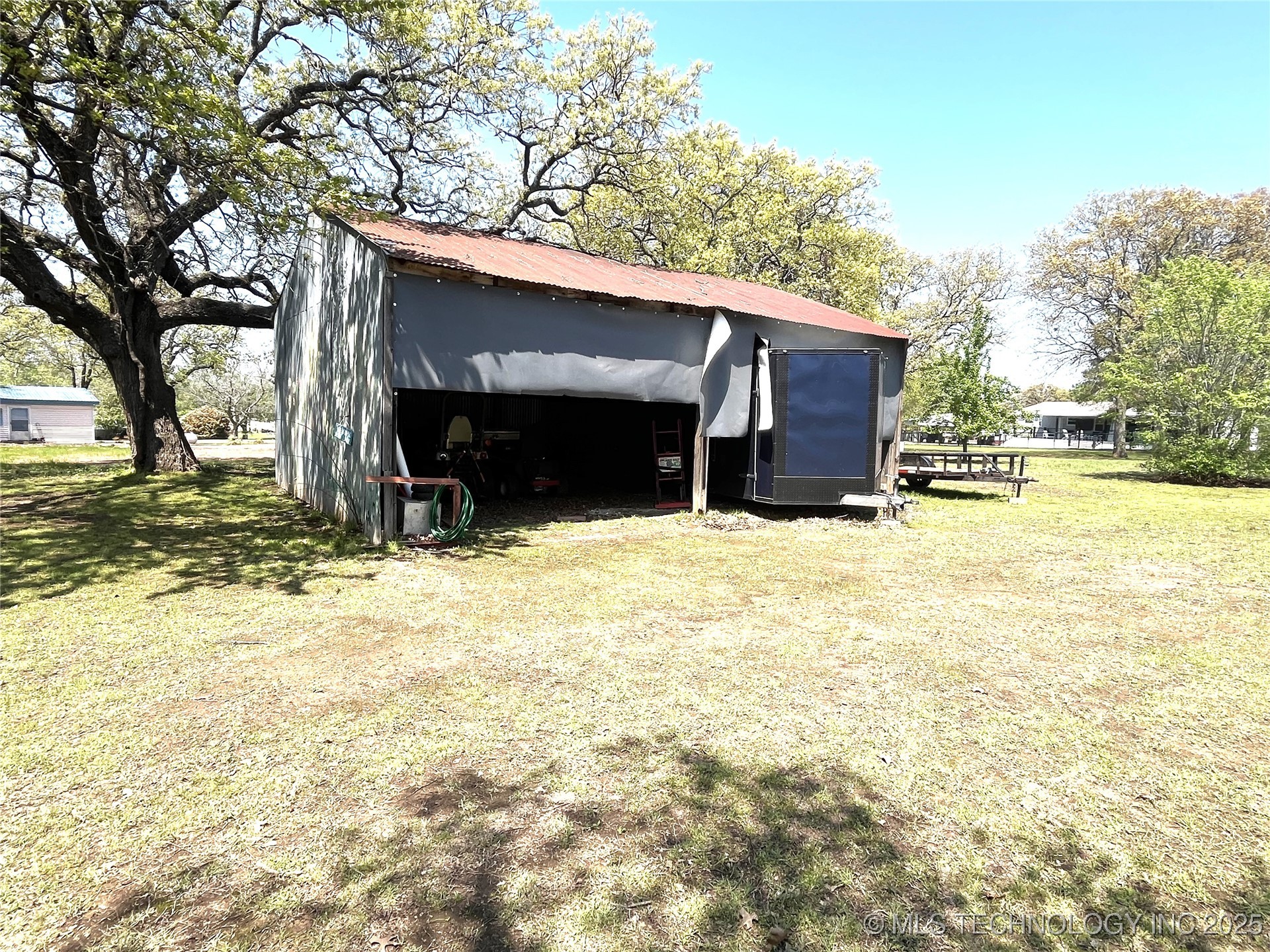 7698 Winding Path Property Photo 18