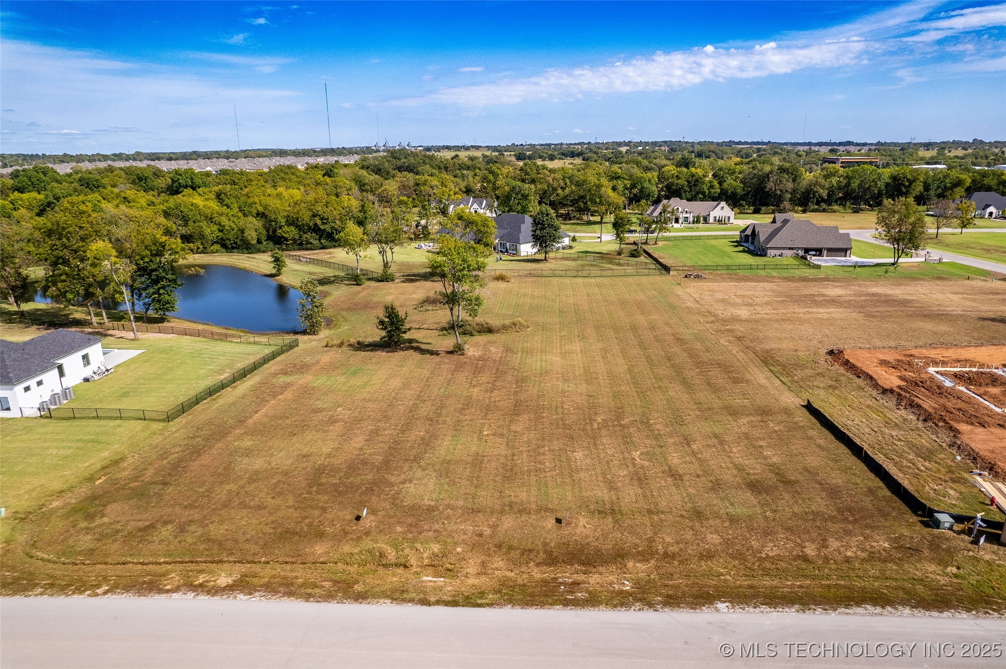 10957 S 218th East East Avenue Property Photo 2