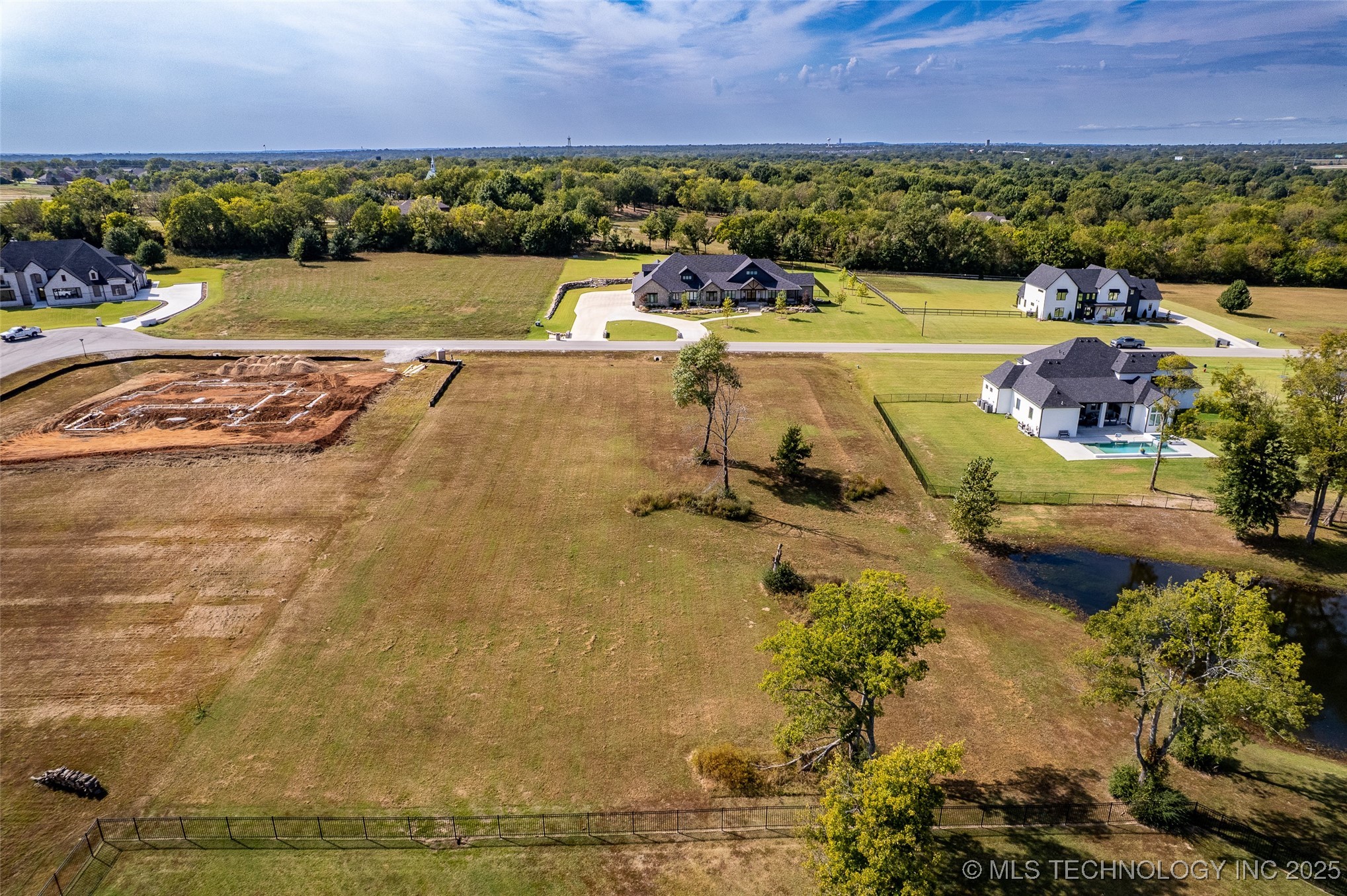 10957 S 218th East East Avenue Property Photo 10