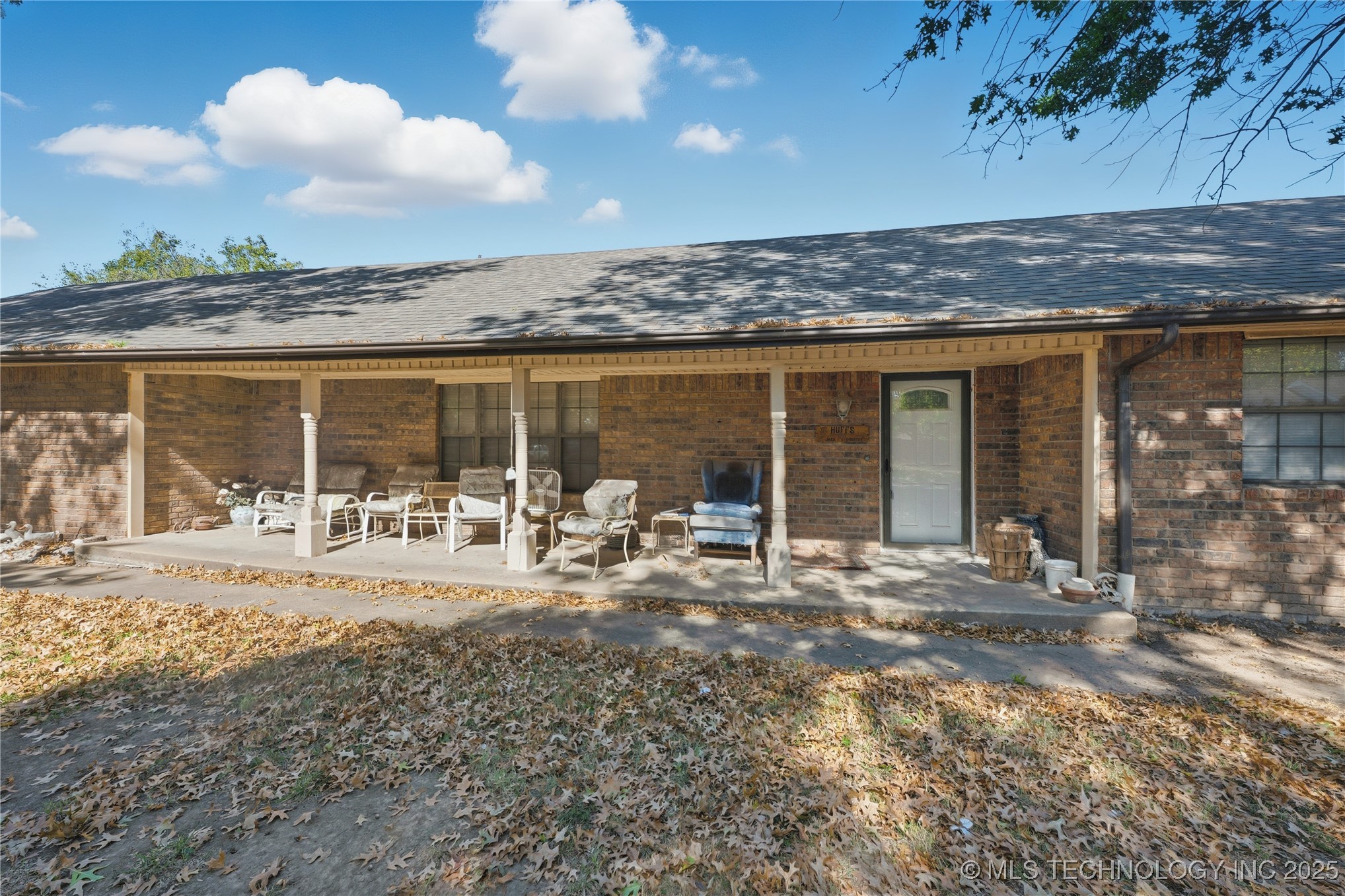 1506 N Bowden Place Property Photo 2