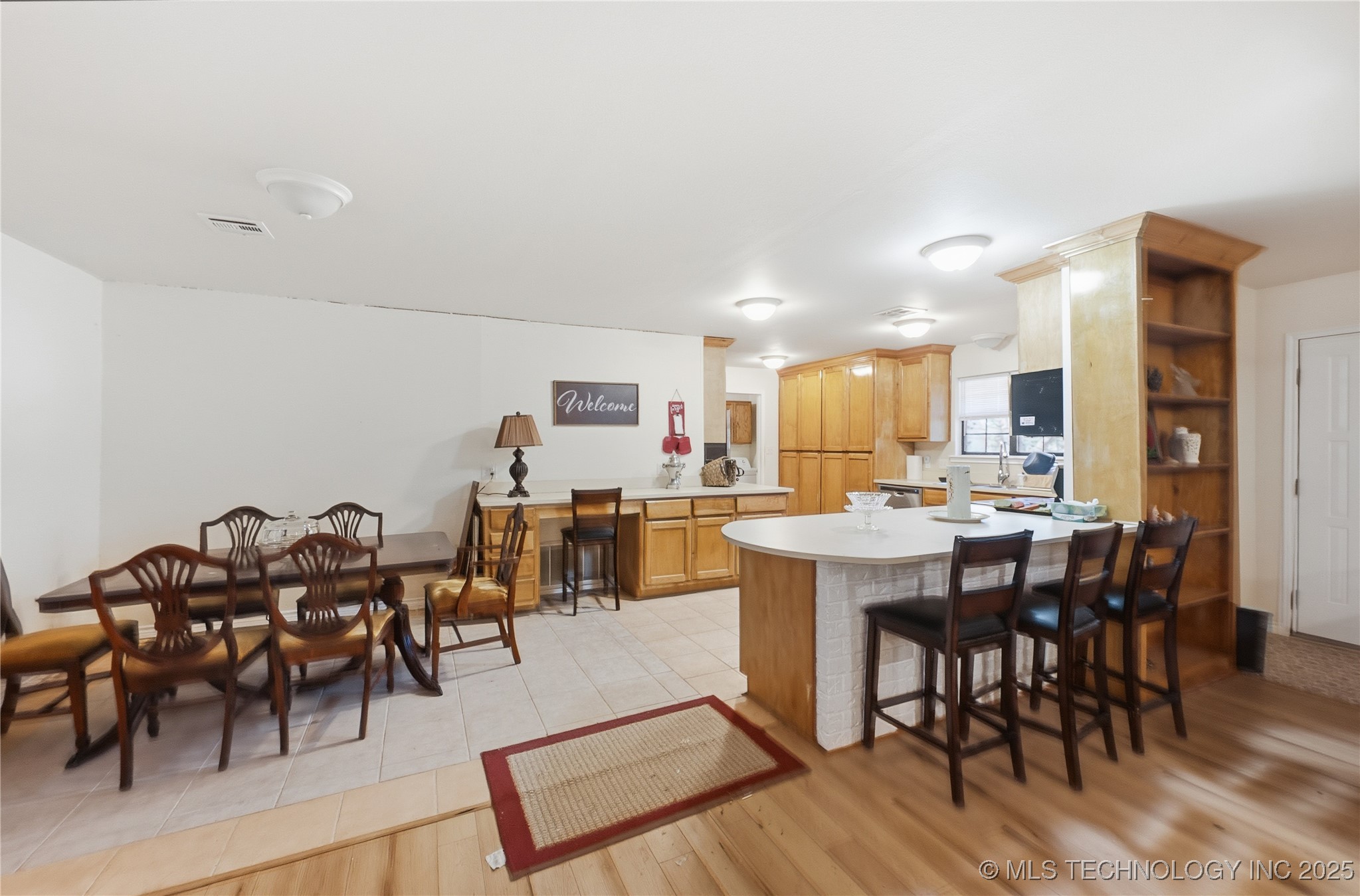 1506 N Bowden Place Property Photo 8