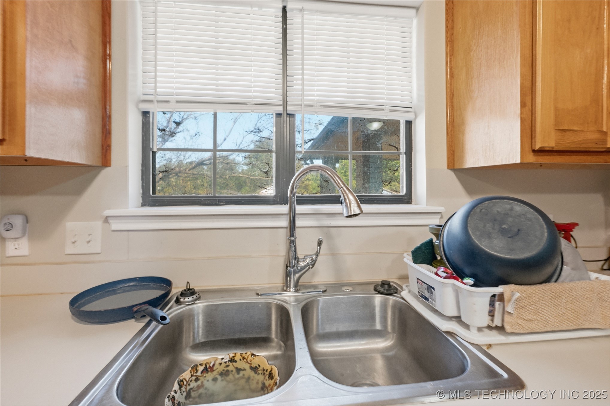 1506 N Bowden Place Property Photo 9