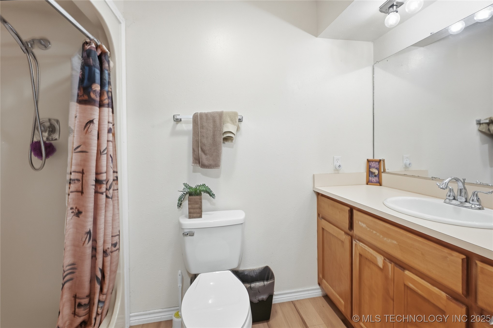 1506 N Bowden Place Property Photo 12