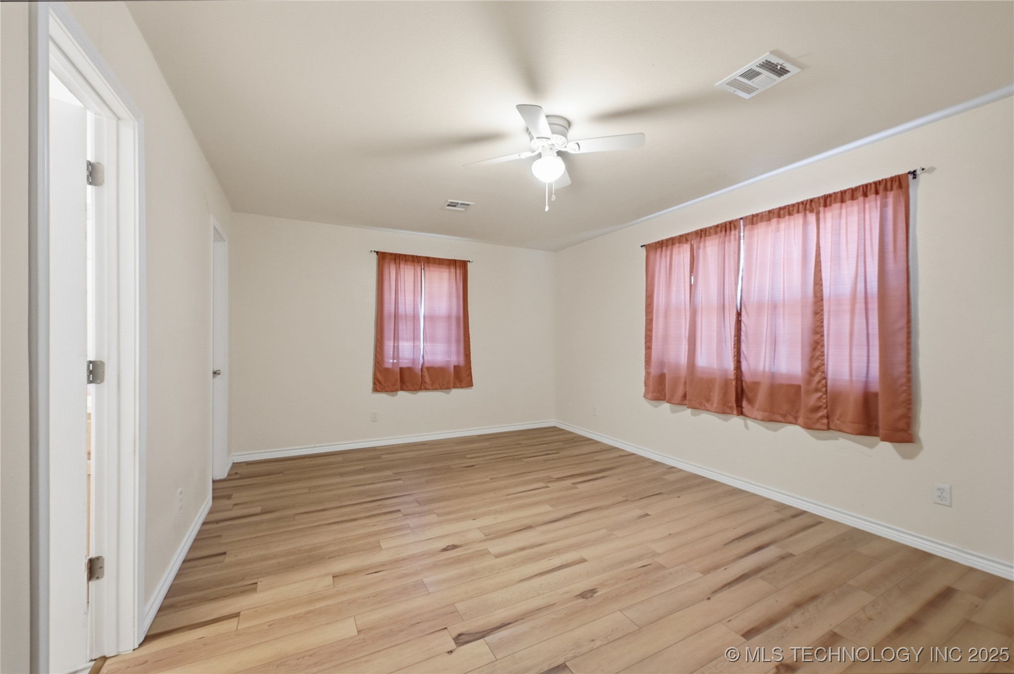 1506 N Bowden Place Property Photo 13