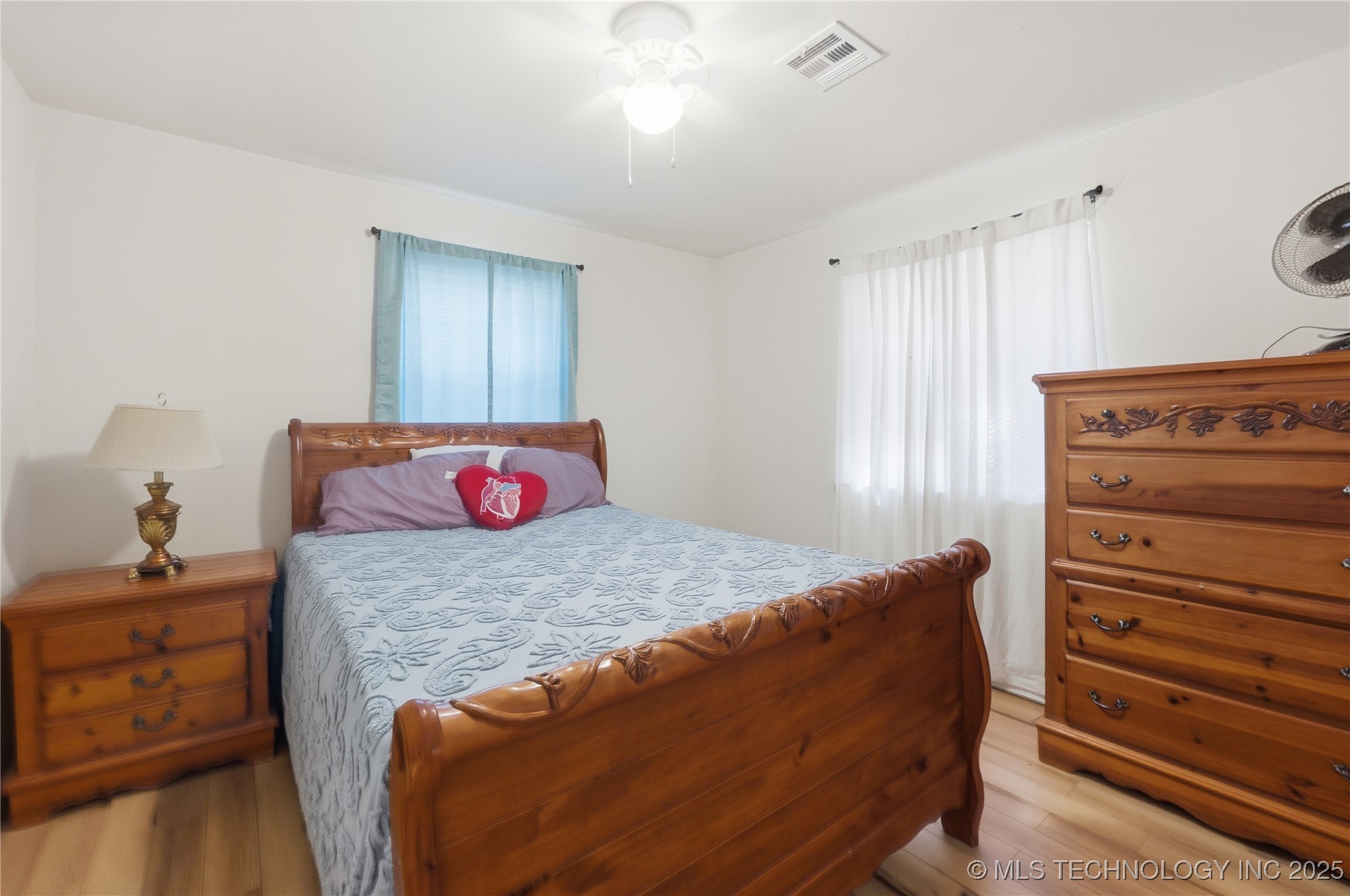 1506 N Bowden Place Property Photo 17