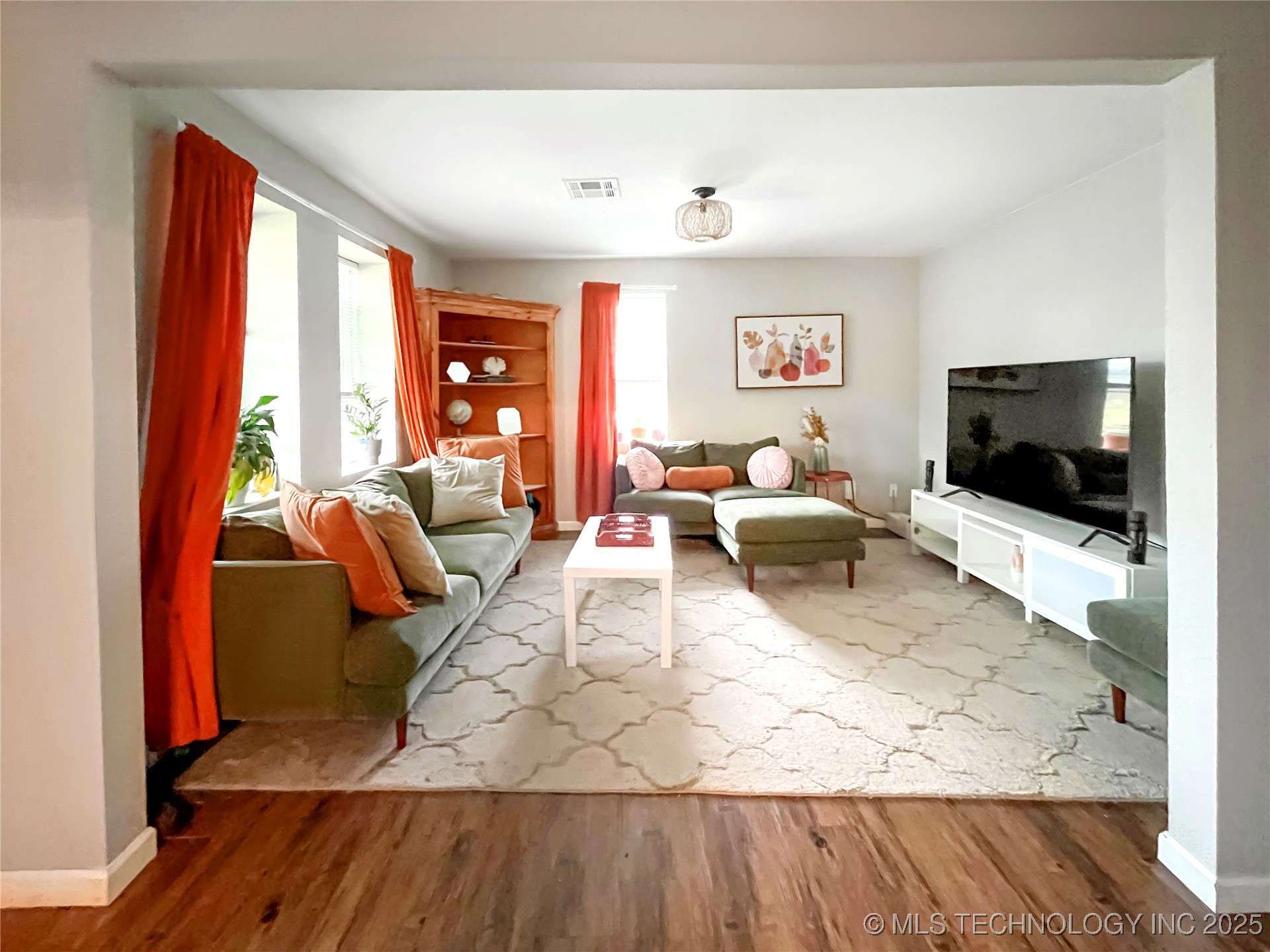 207 W Choctaw Street Property Photo 2