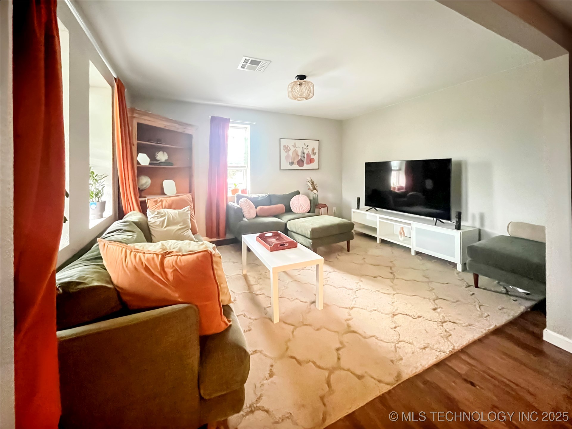 207 W Choctaw Street Property Photo 3