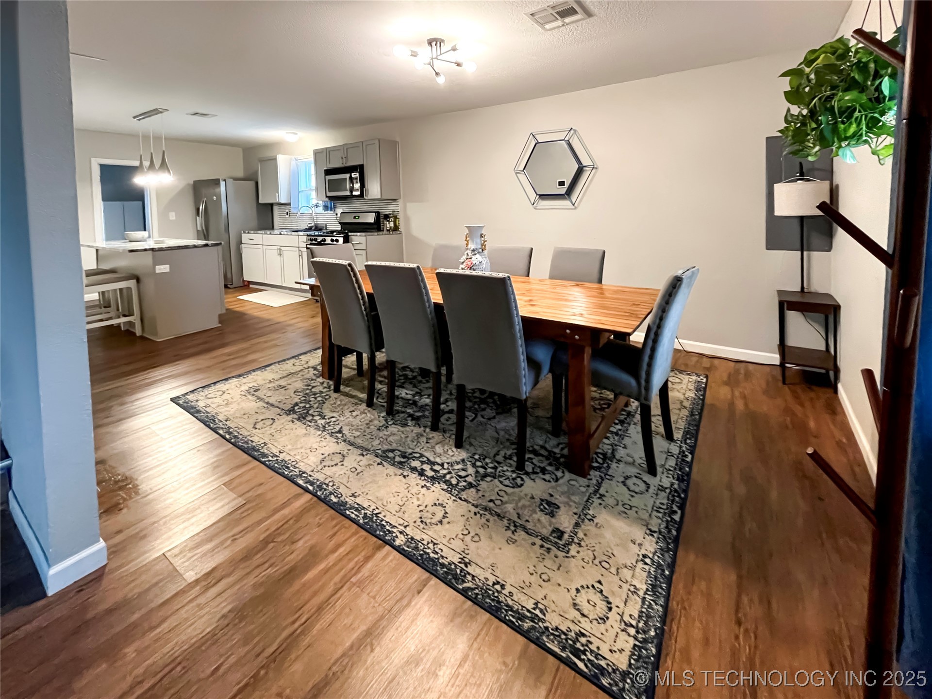 207 W Choctaw Street Property Photo 8