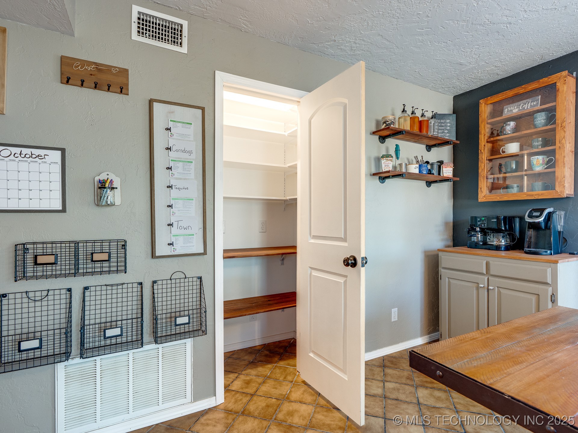 14967 County Road 3590 Property Photo 8