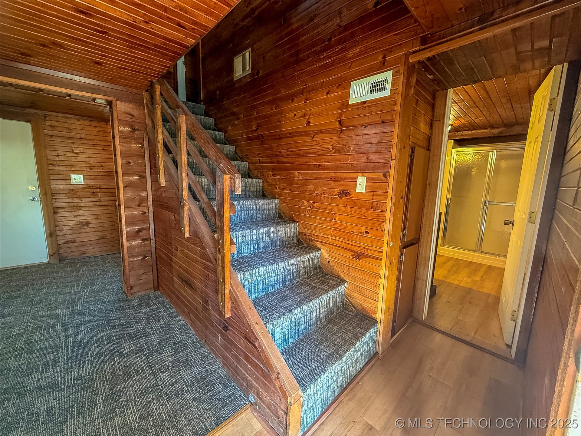 382 Seminole Road Property Photo 5