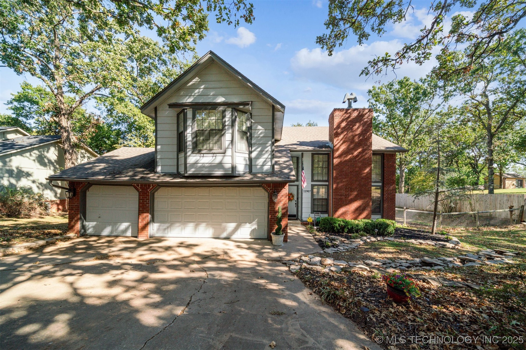 11907 S 266th East Avenue Property Photo 1