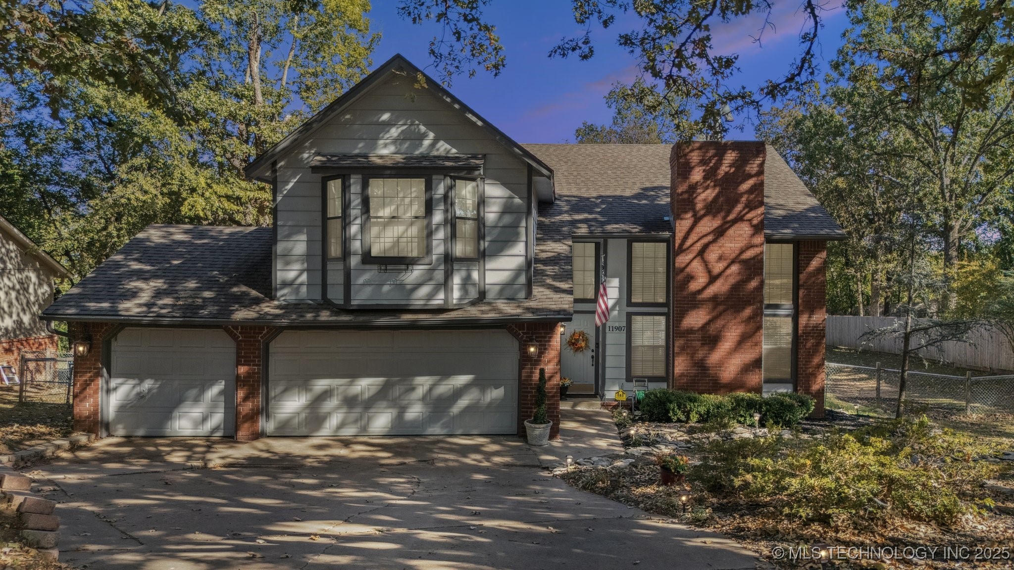 11907 S 266th East Avenue Property Photo 2