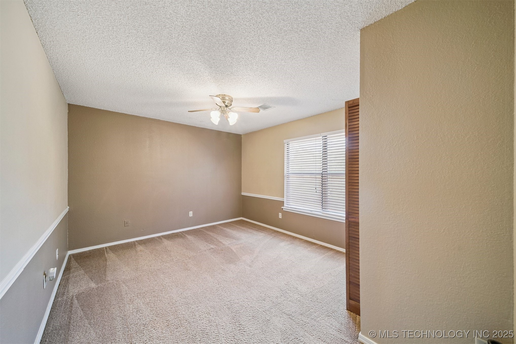 11907 S 266th East Avenue Property Photo 27