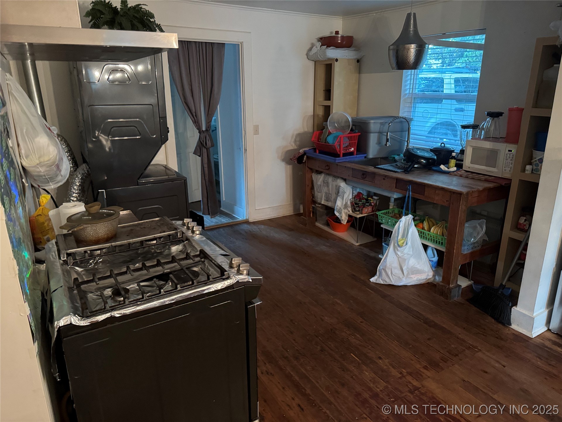 1120 Springdale Road Property Photo 8