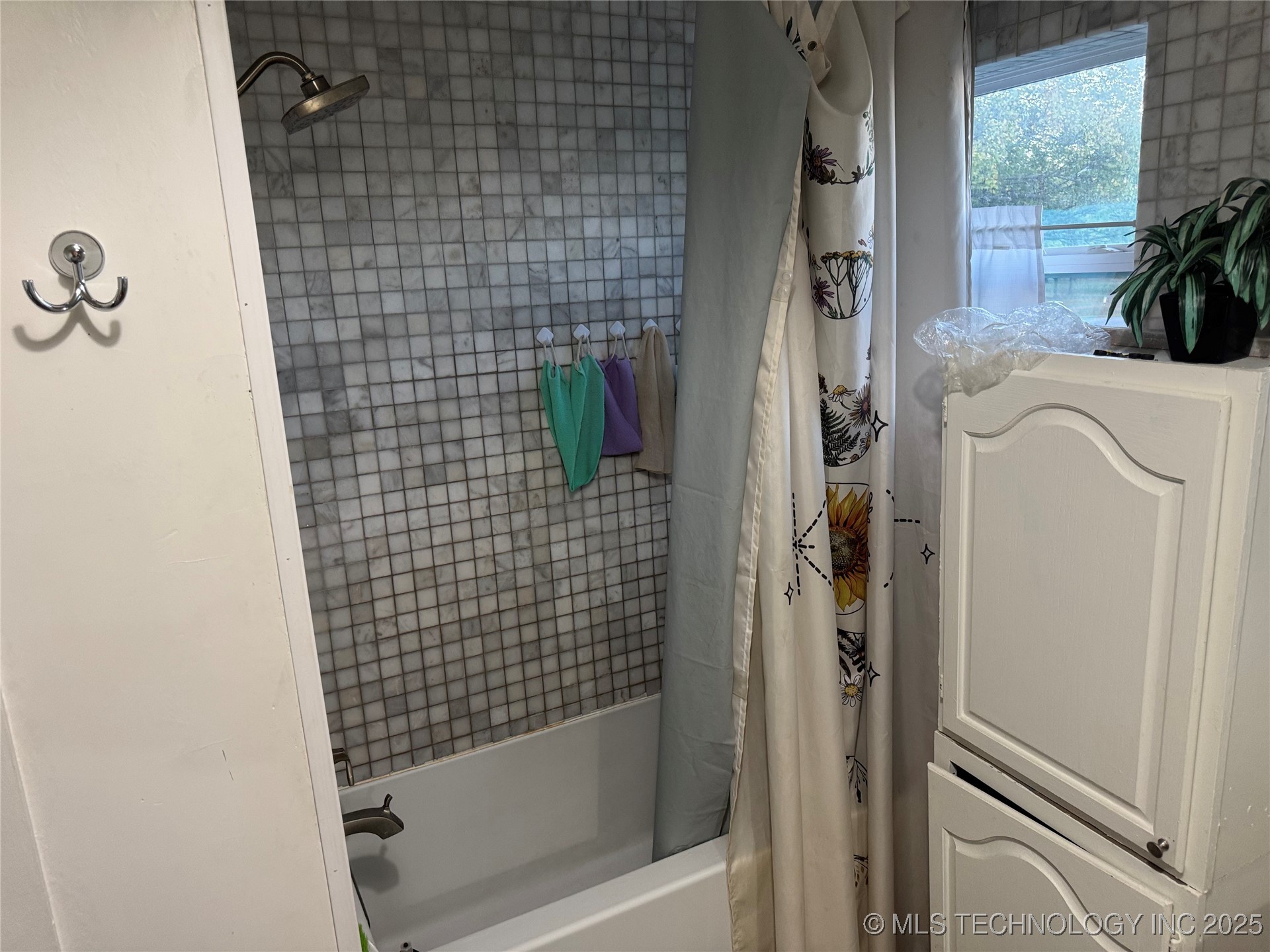 1120 Springdale Road Property Photo 11