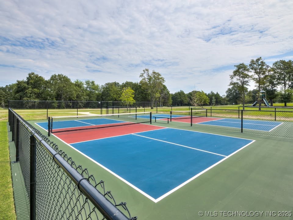 244 Patriot Pointe Street Property Photo 7