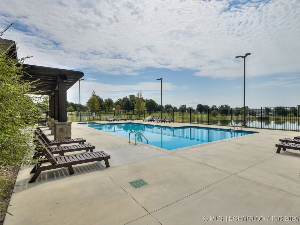 244 Patriot Pointe Street Property Photo 9