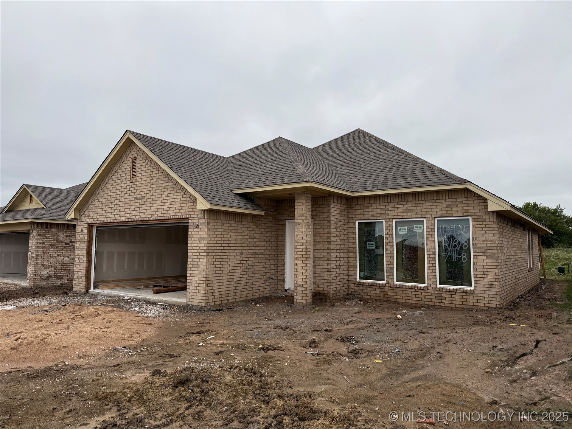 10920 S 271st East Avenue Property Photo 3