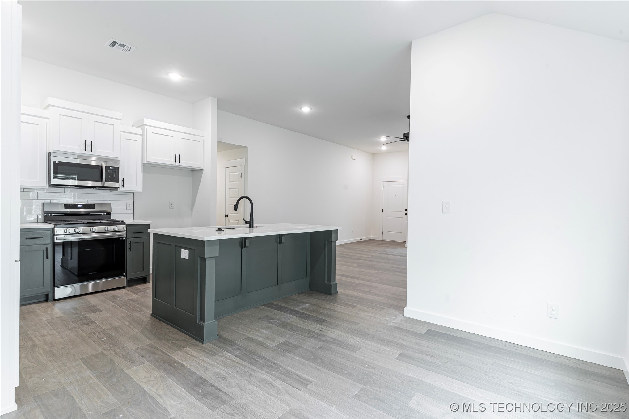 10920 S 271st East Avenue Property Photo 9