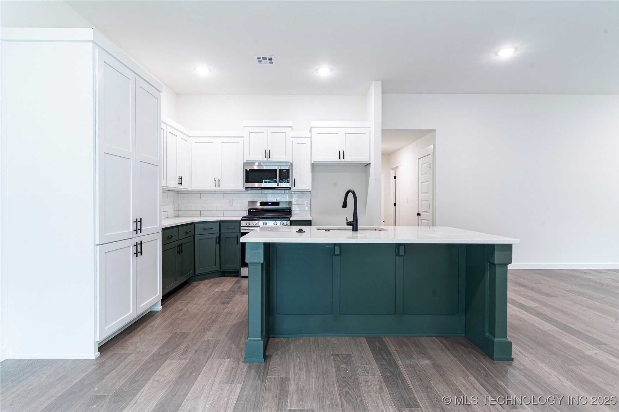 10920 S 271st East Avenue Property Photo 10