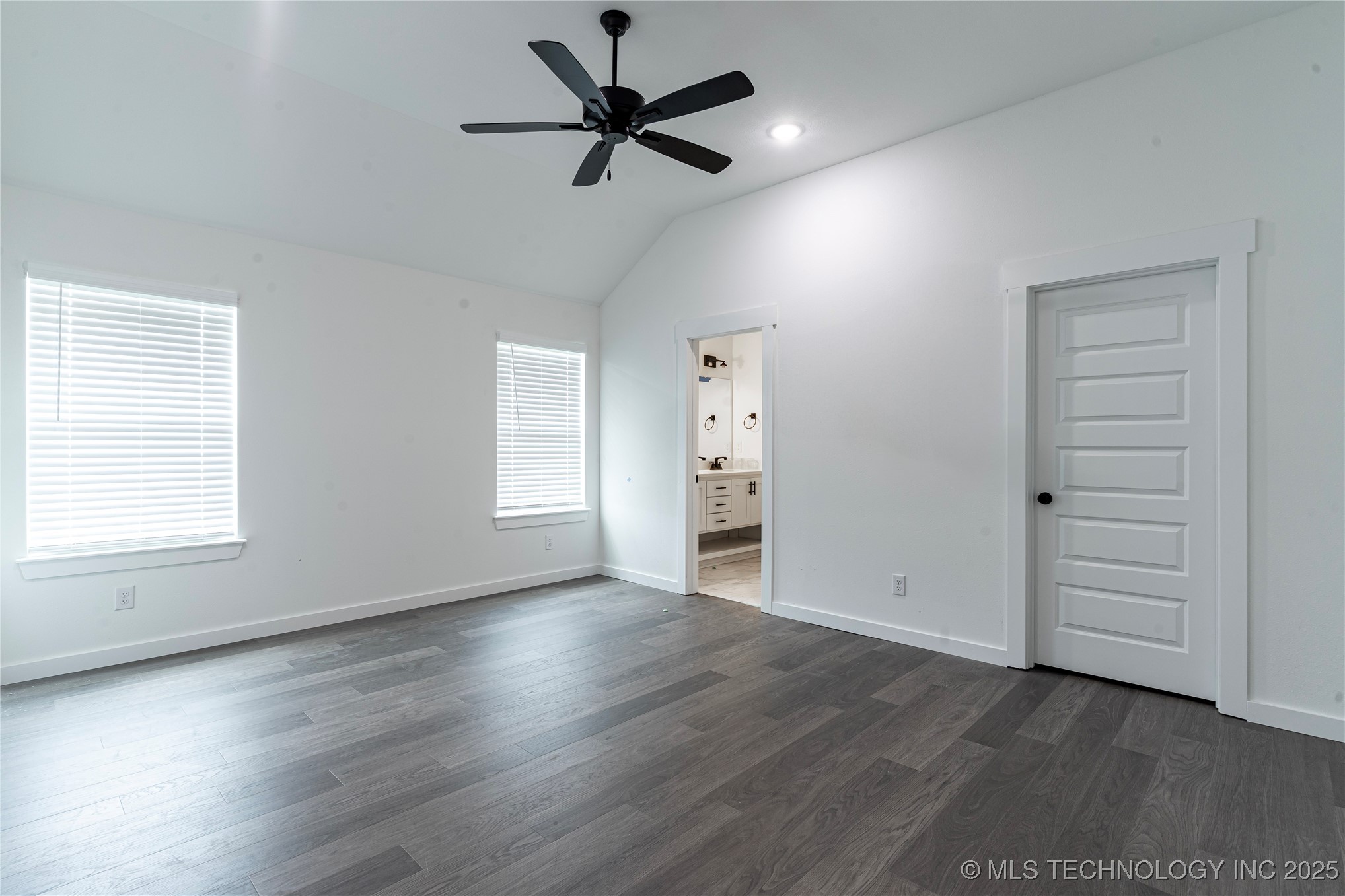 10920 S 271st East Avenue Property Photo 11