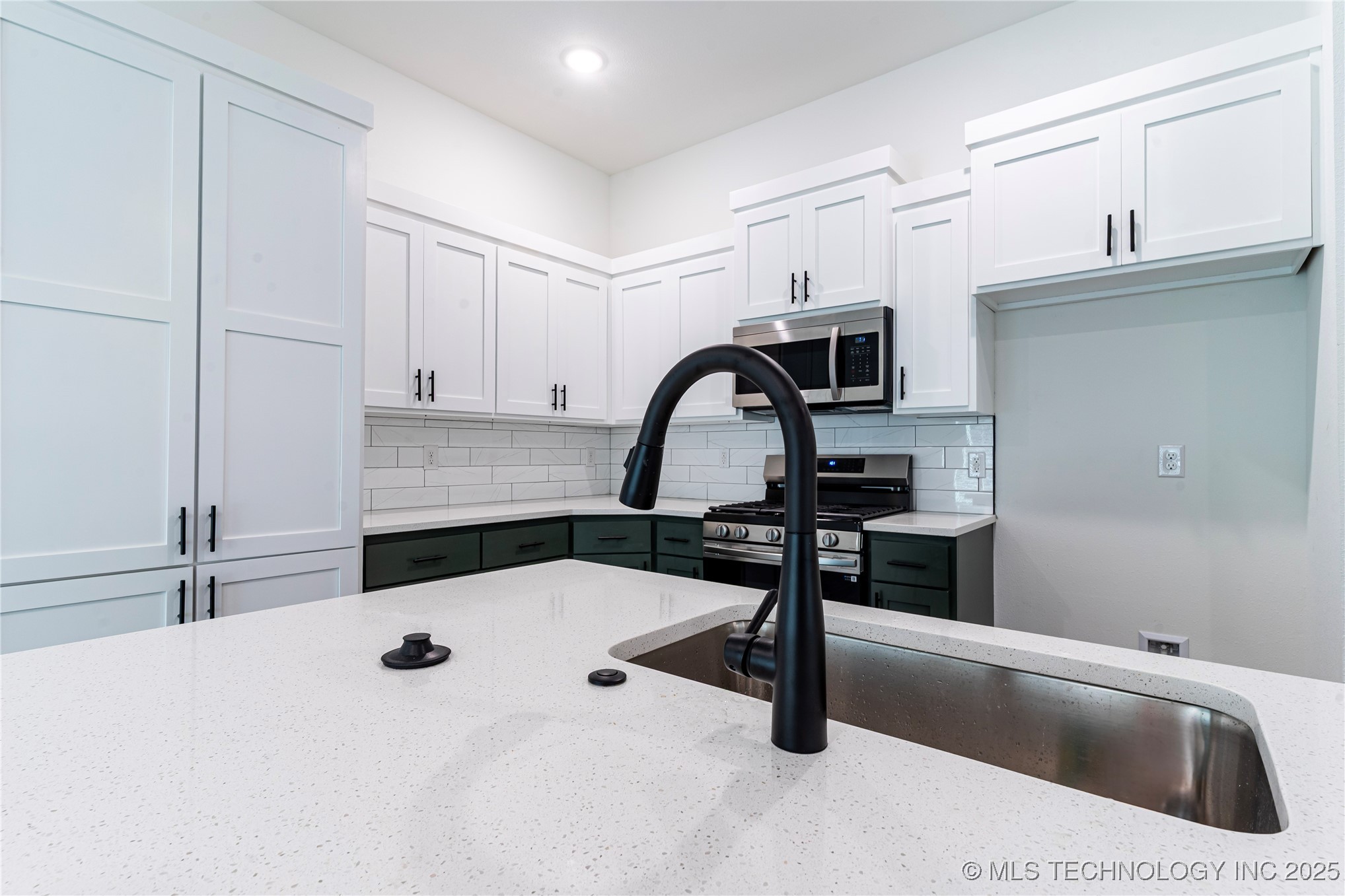 10920 S 271st East Avenue Property Photo 14