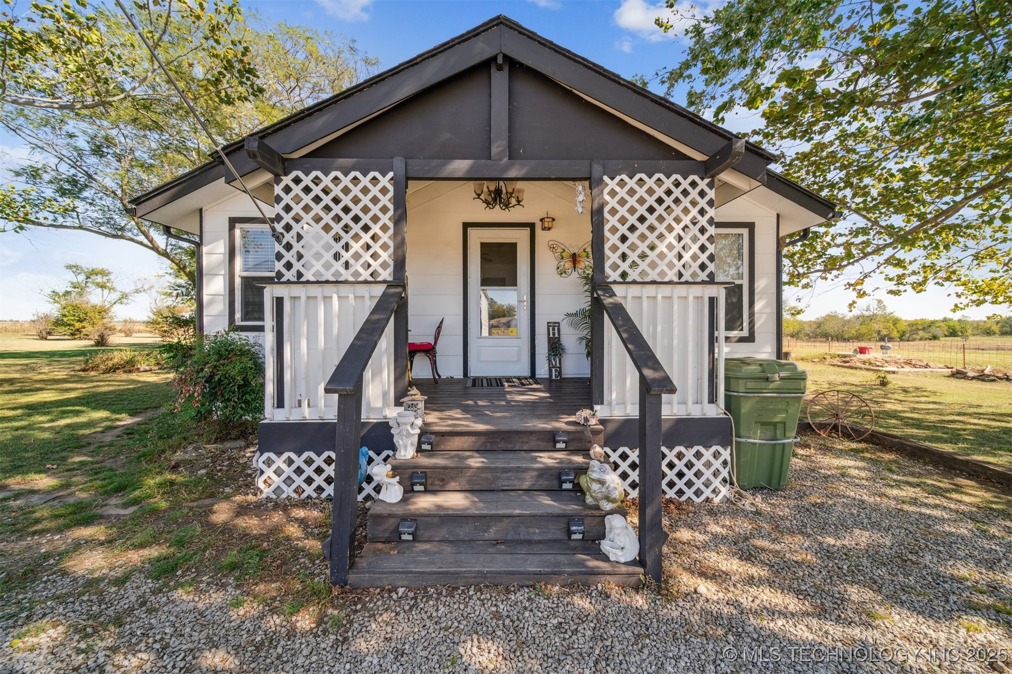 394841 W 3900 Road Property Photo 1