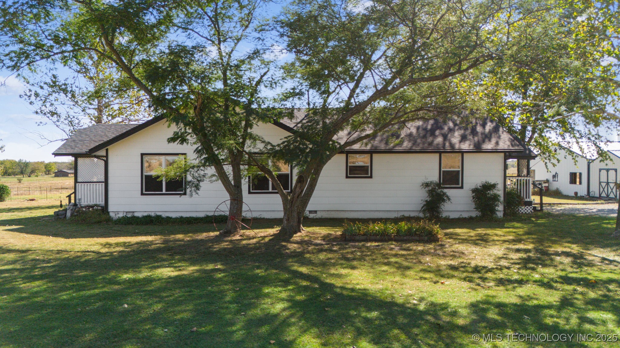 394841 W 3900 Road Property Photo 3