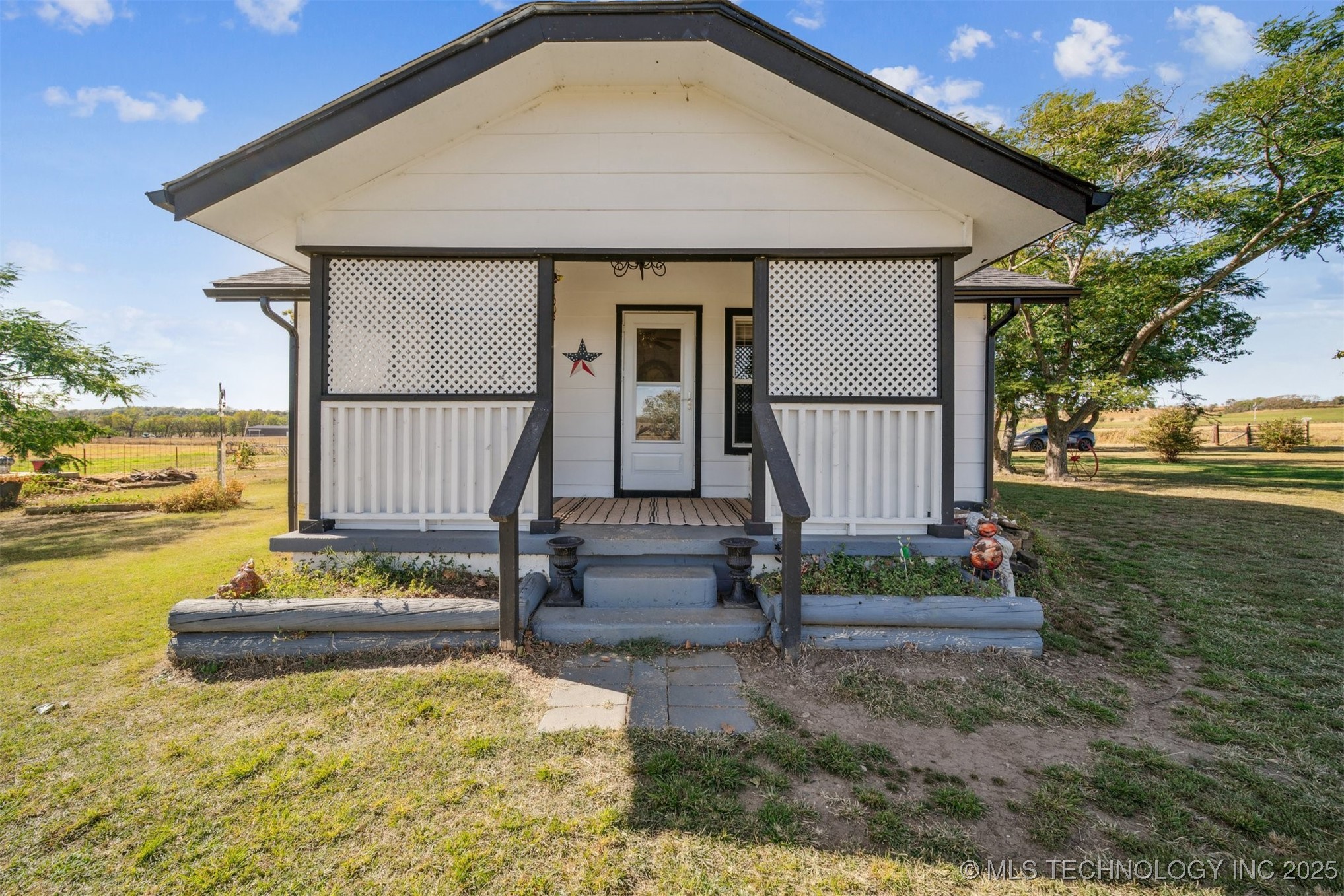 394841 W 3900 Road Property Photo 4