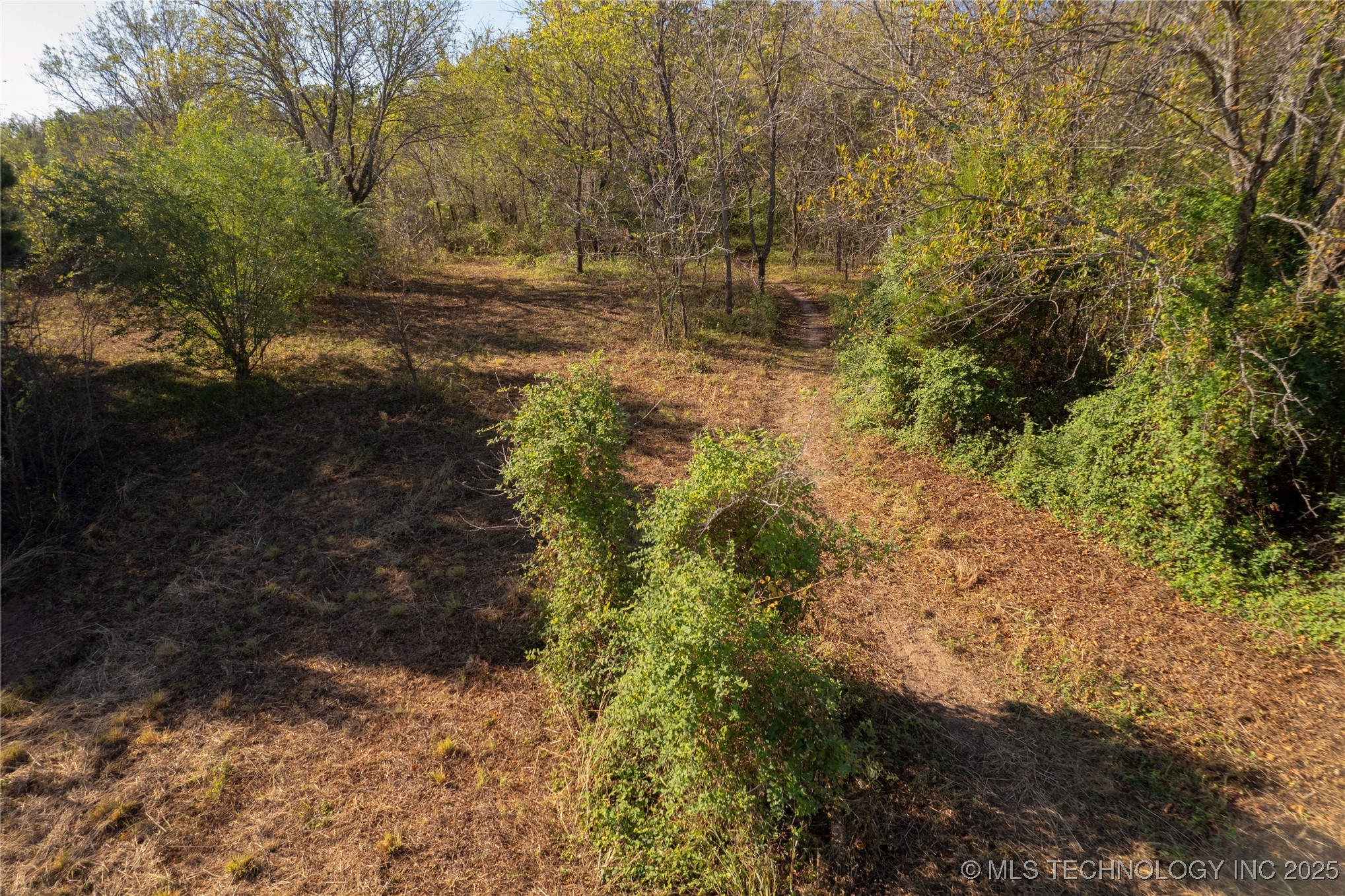 14665 N 210 Road Property Photo 5