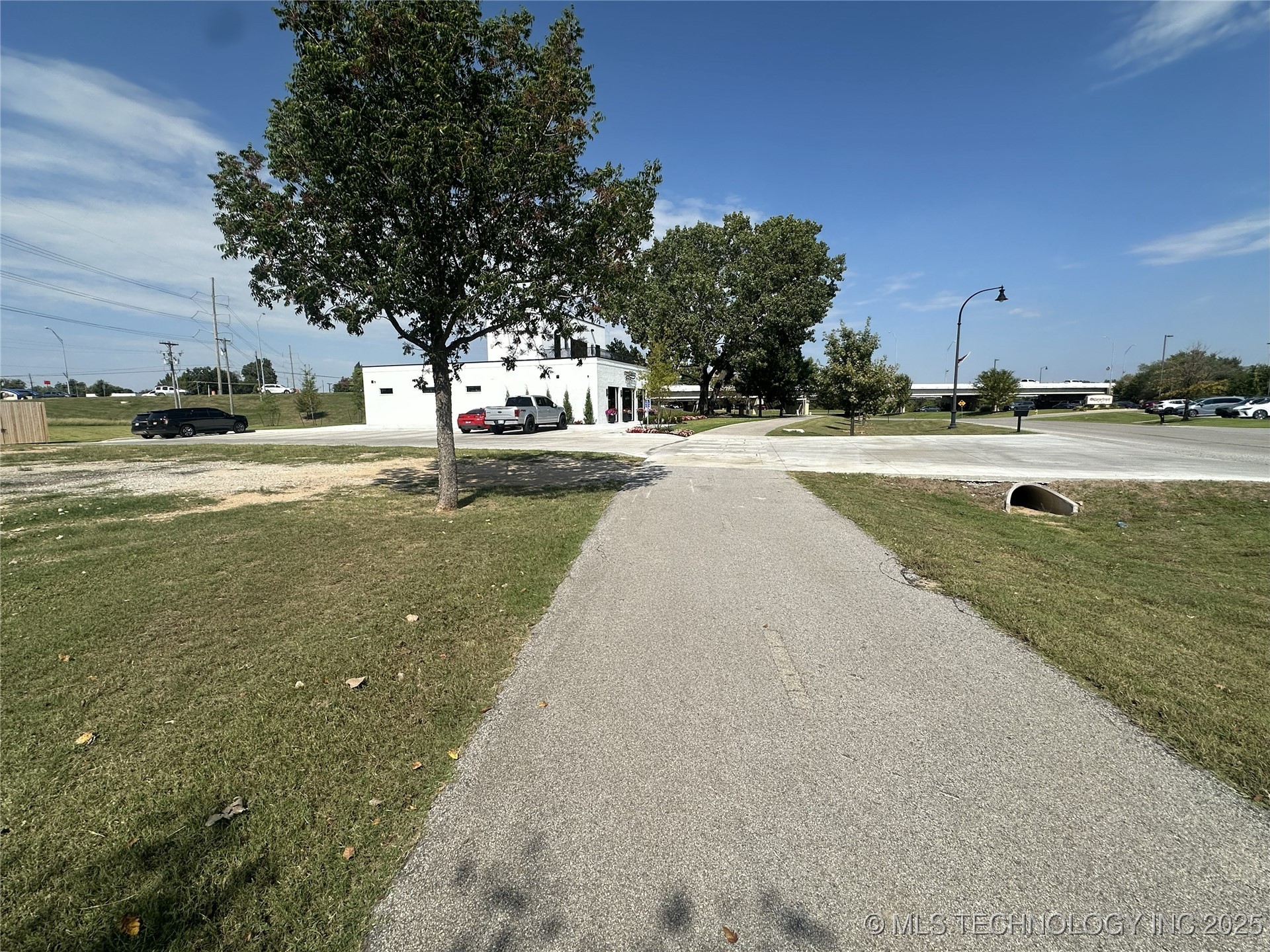 S Aquarium Drive Property Photo 4