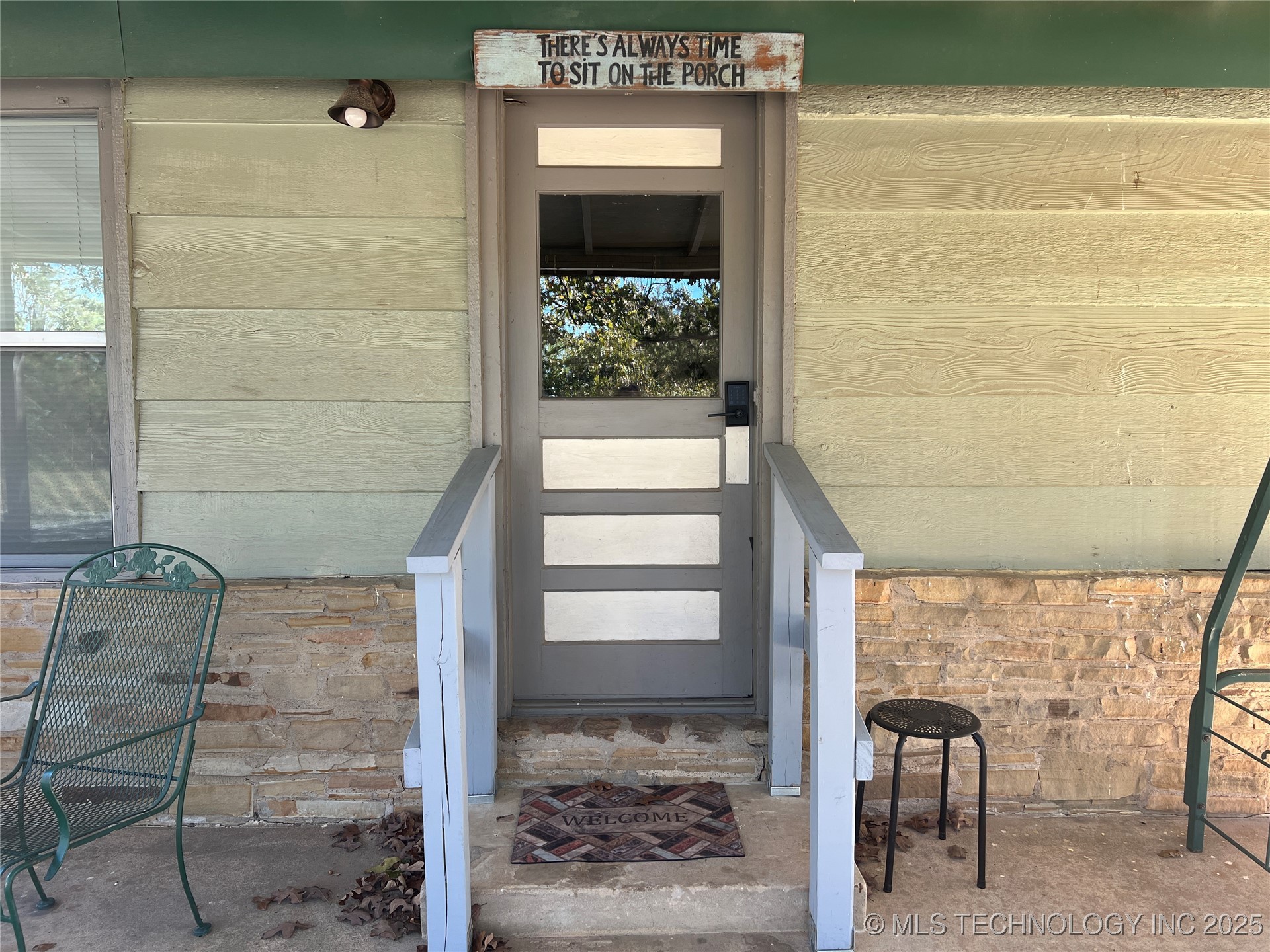 133 Lake Drive Property Photo 4