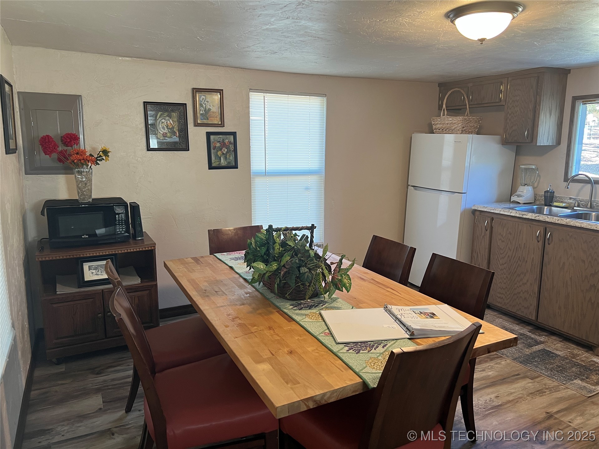 133 Lake Drive Property Photo 5