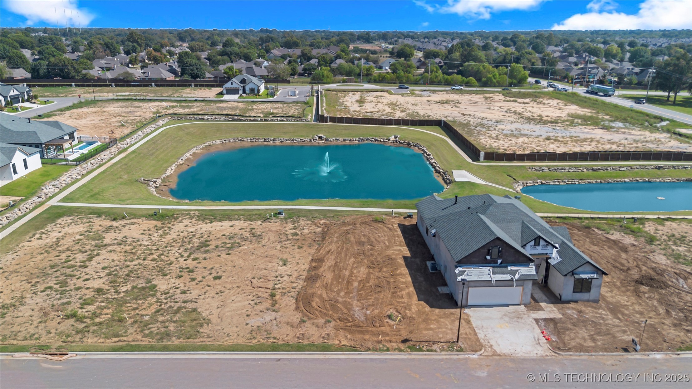 11965 S 94th East Avenue Property Photo 1