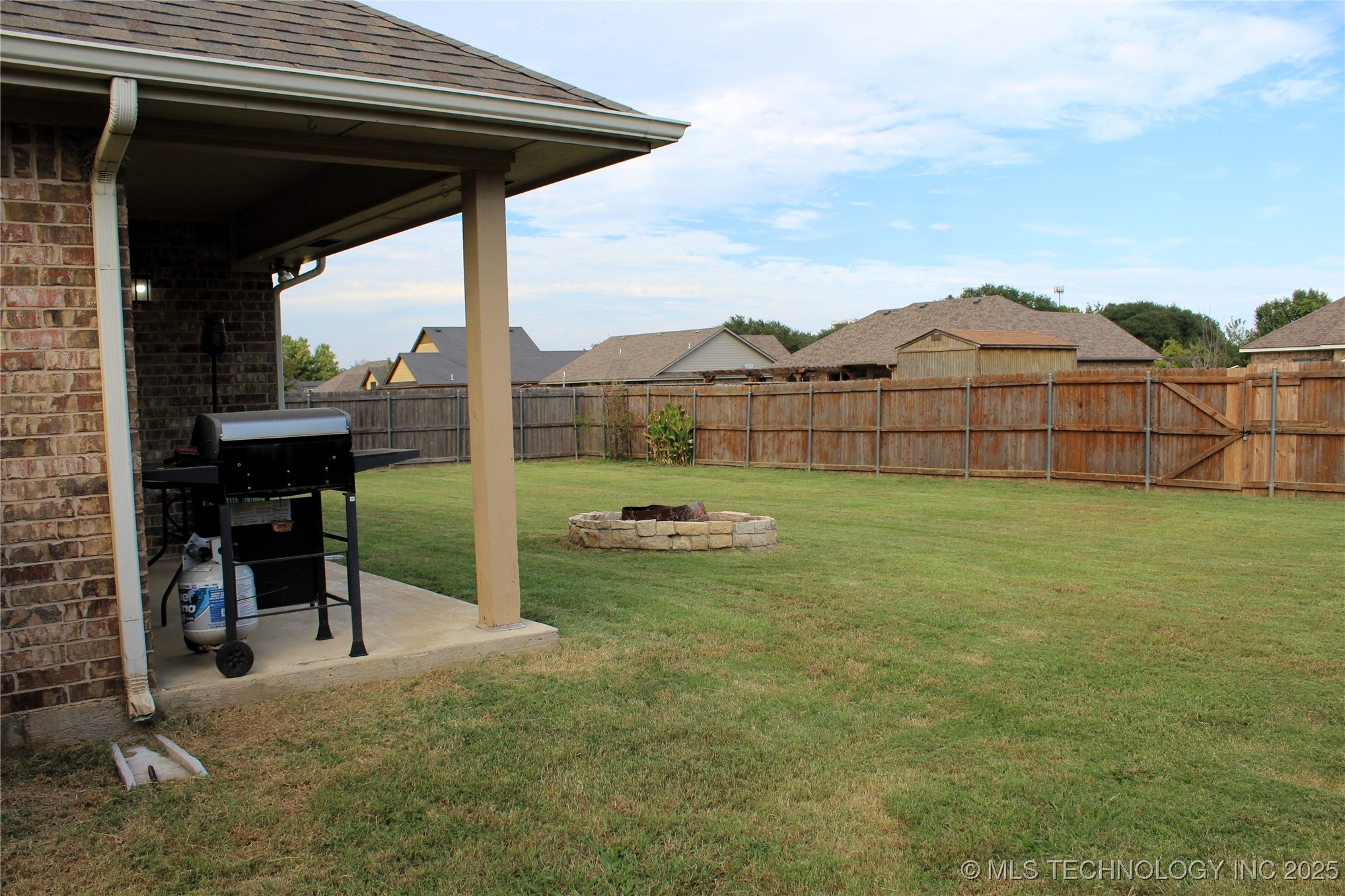 908 N 3rd Property Photo 38