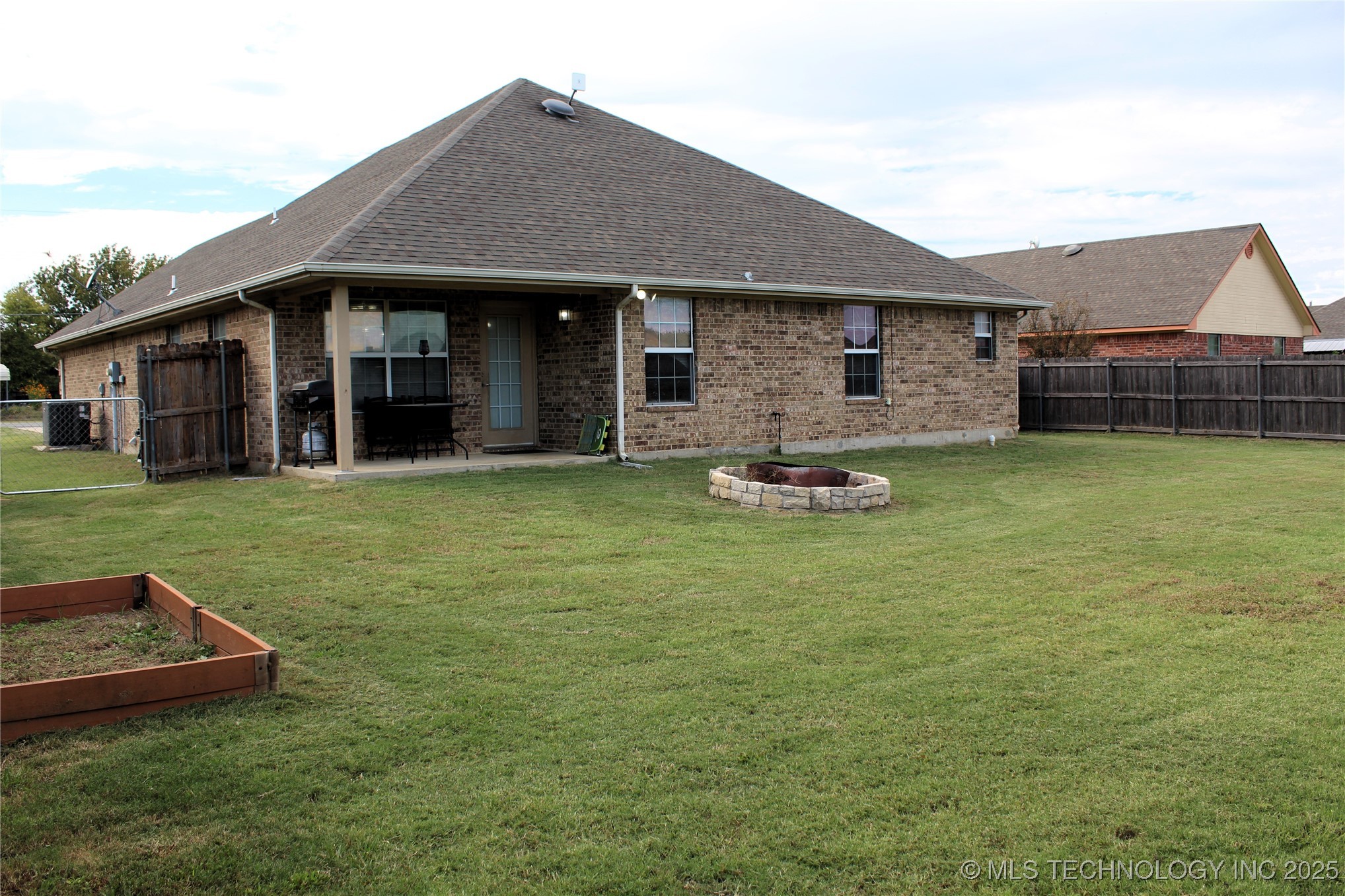 908 N 3rd Property Photo 39