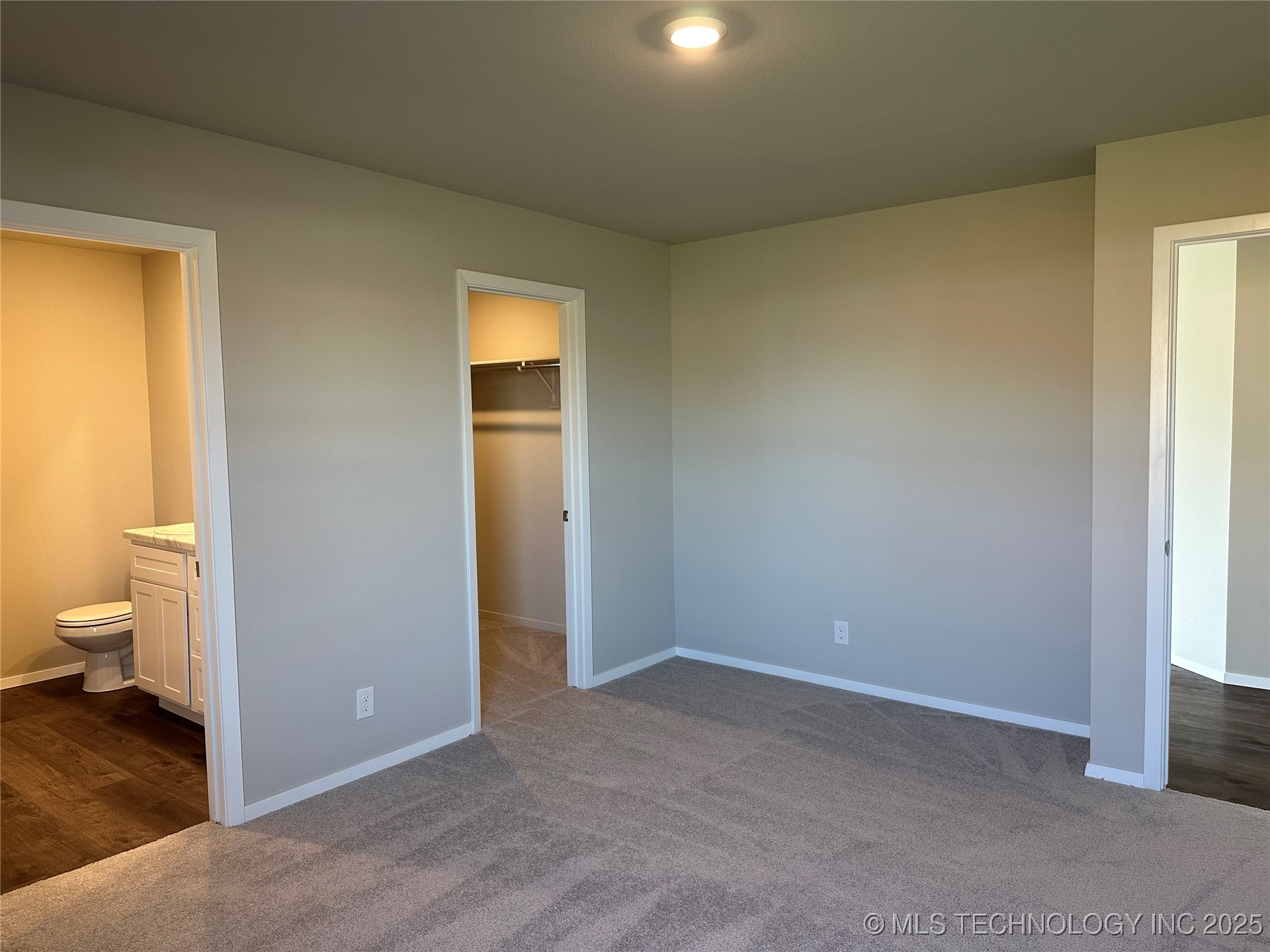 10134 E King Place Property Photo 13