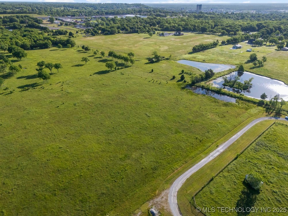 606 S Lynn Lane Road Property Photo 4