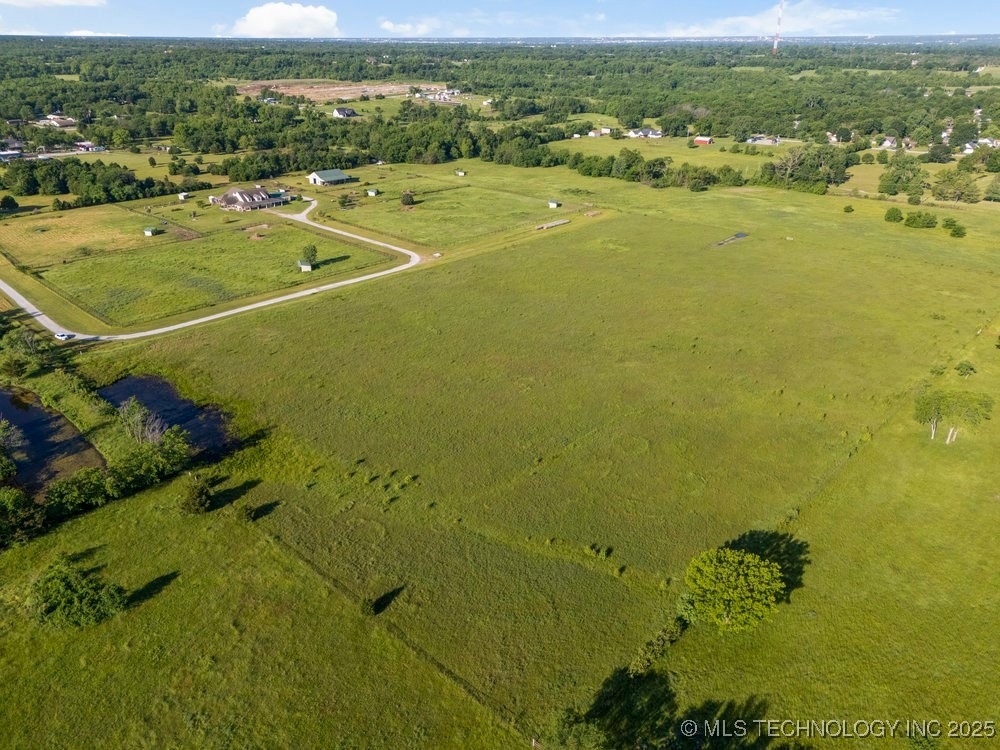 606 S Lynn Lane Road Property Photo 8