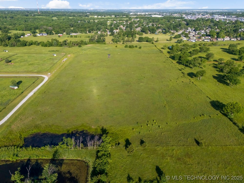 606 S Lynn Lane Road Property Photo 9