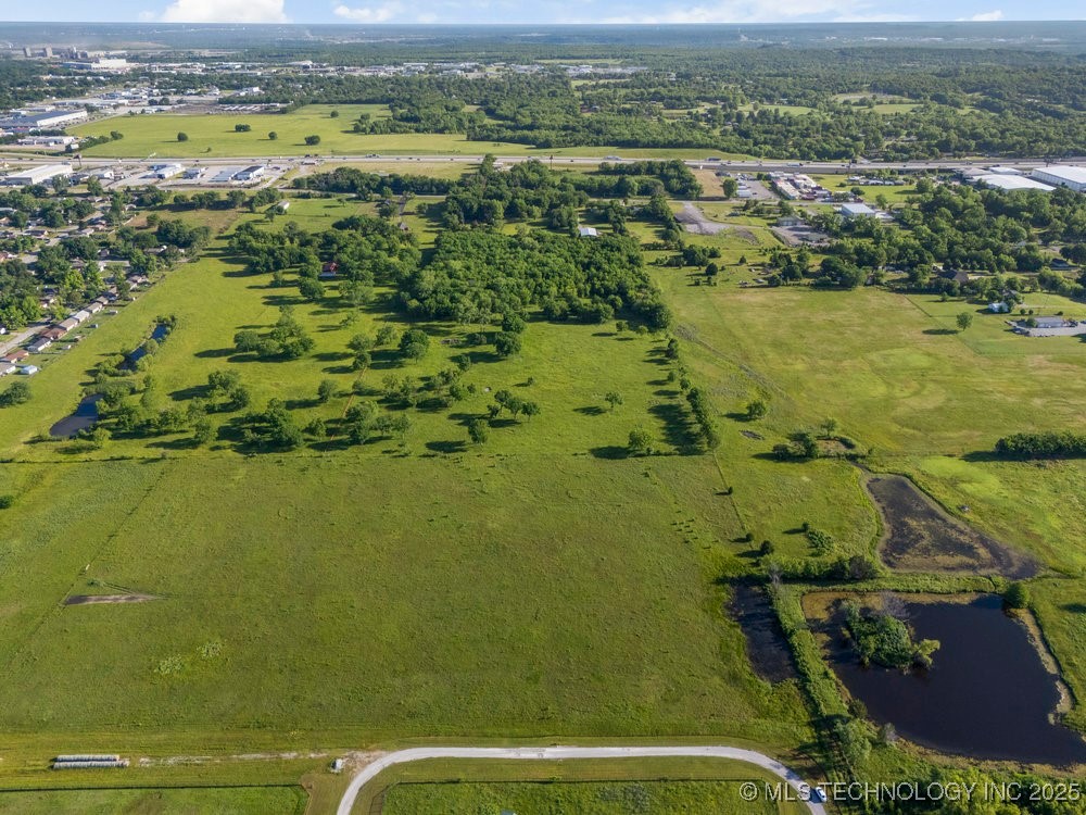 606 S Lynn Lane Road Property Photo 11