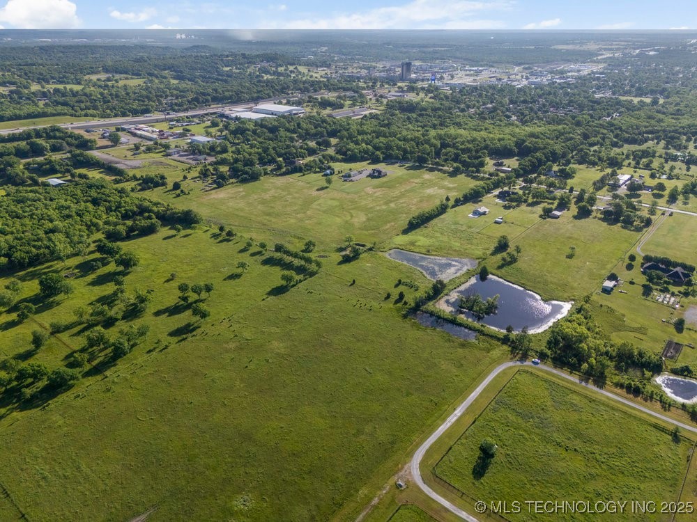 606 S Lynn Lane Road Property Photo 12