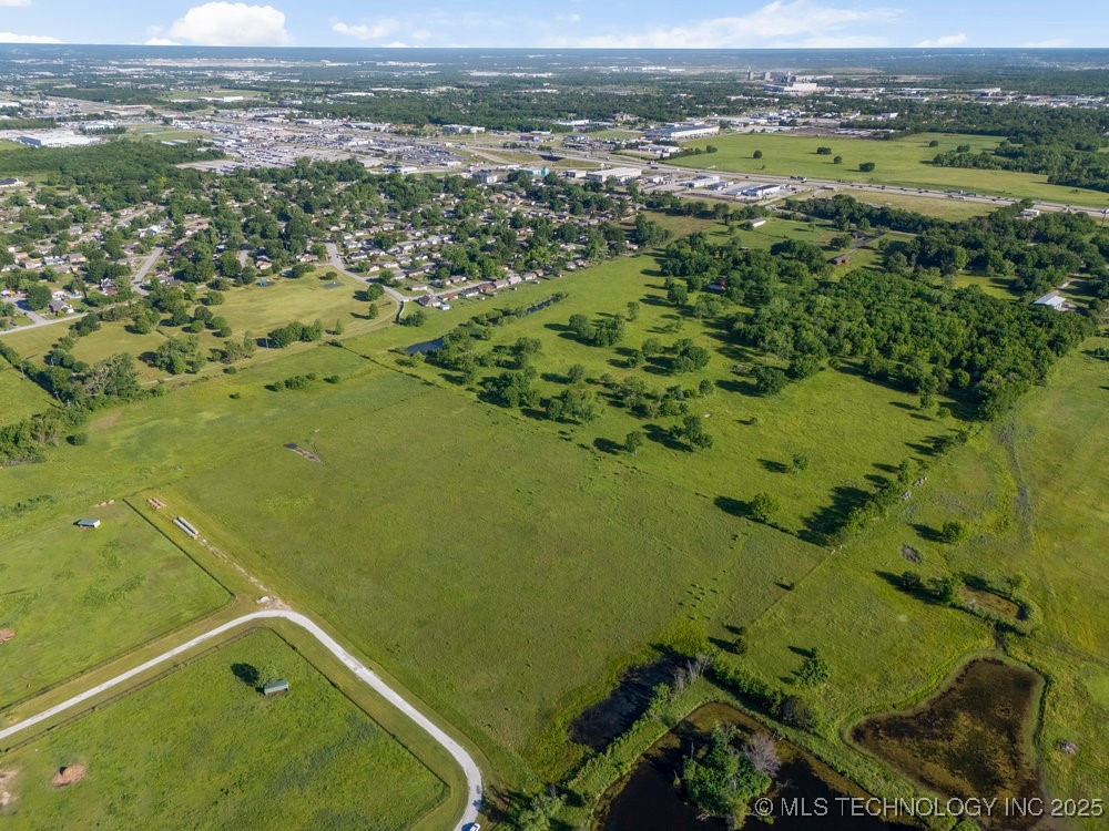 606 S Lynn Lane Road Property Photo 18