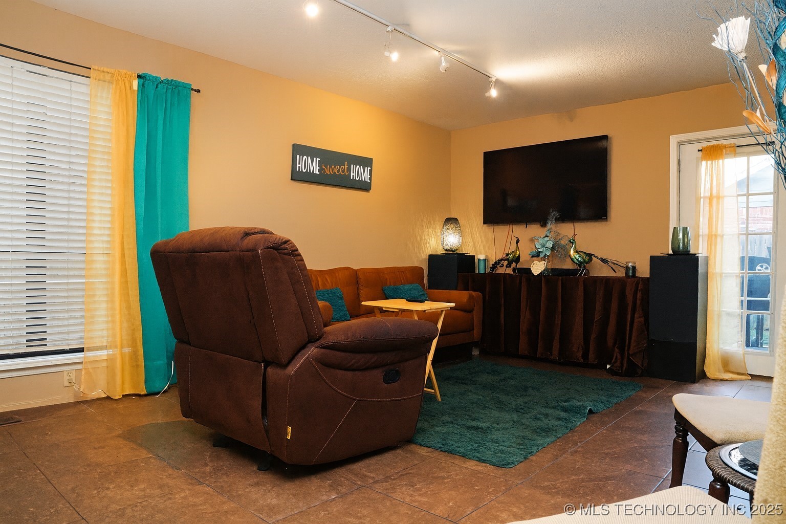 6307 E 94th Place Property Photo 8