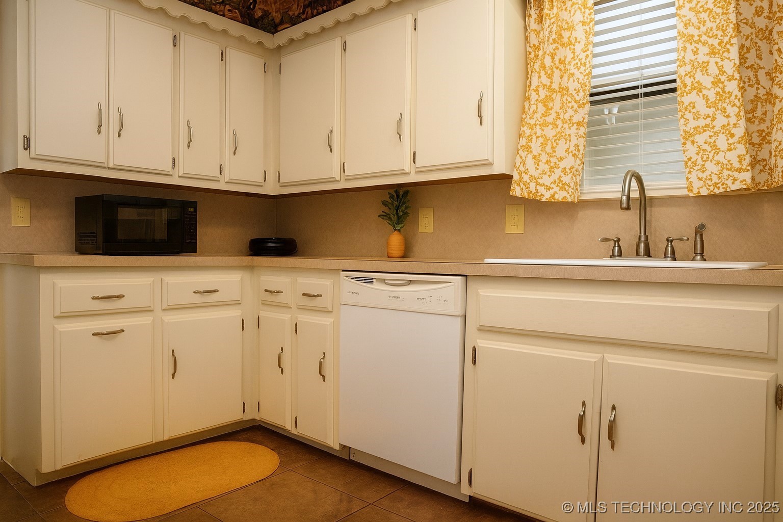 6307 E 94th Place Property Photo 16