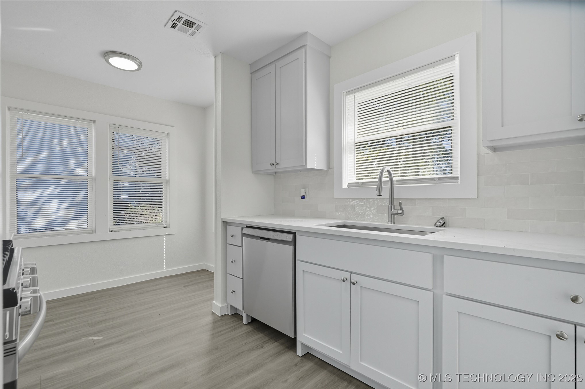 2537 N Boston Avenue Property Photo 3