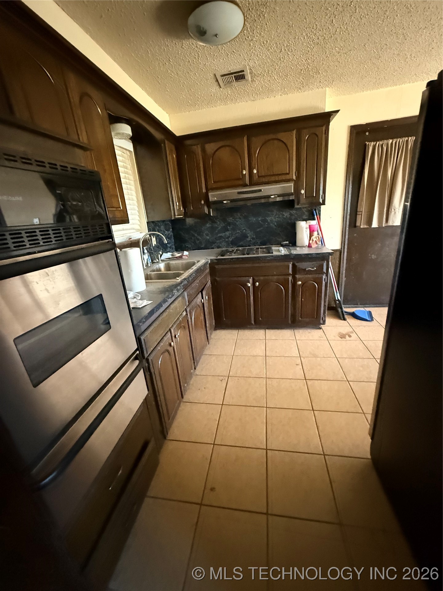 5404 S Huddleston Street Property Photo 8