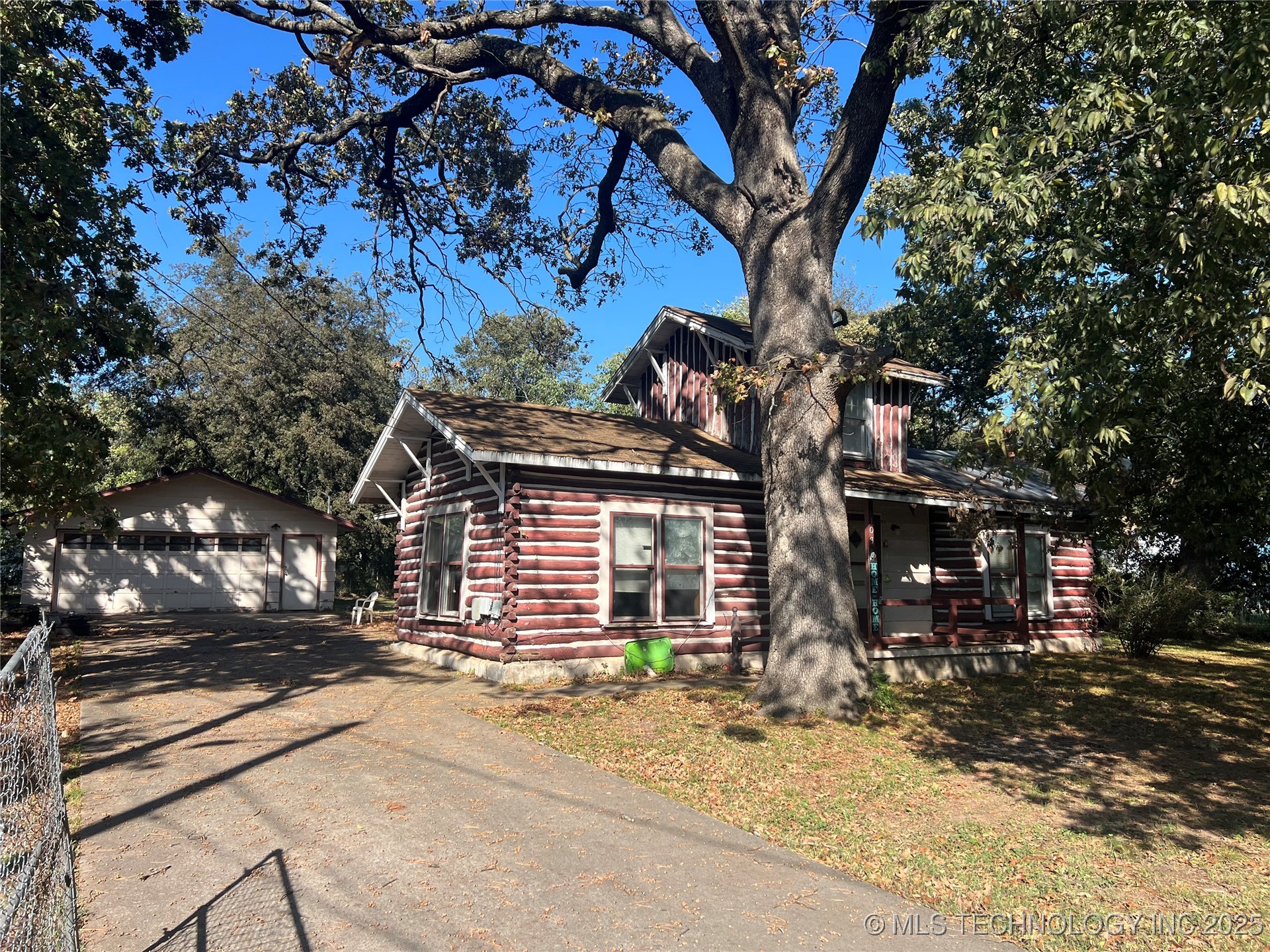 103 W Frontier Street Property Photo 2